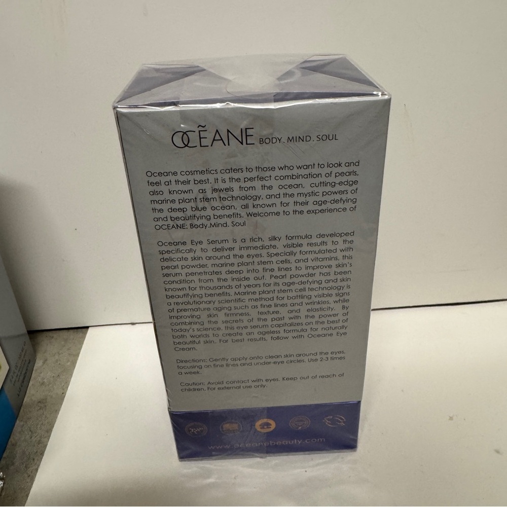 Oceane Blue Pearl Eye Serum 1 OZ Reduces Puffy Eyes - Picture 3 of 3